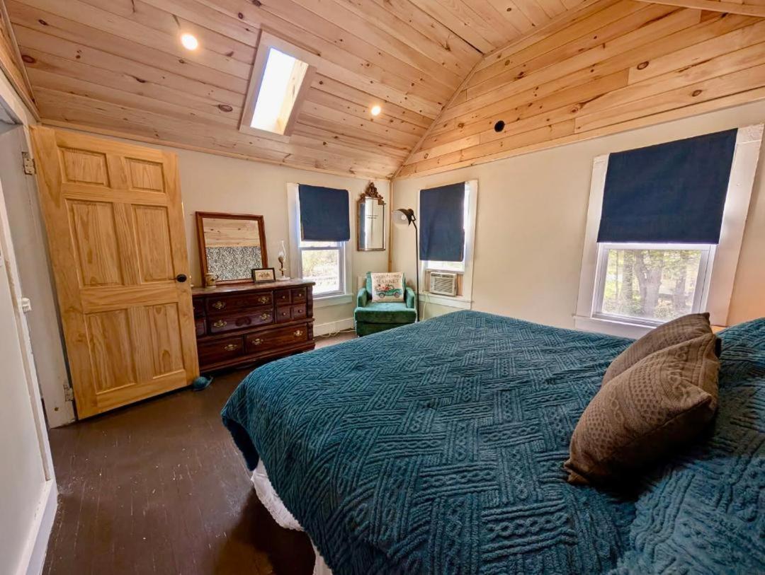 Charming 120-Year-Old Farmhouse By The Creek. Starlight Exterior photo